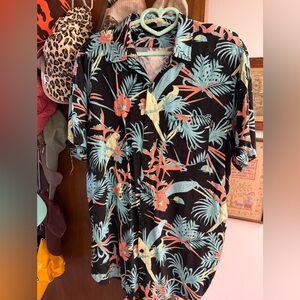 Molokai Surf Co. size XL 100% rayon button down shirt
